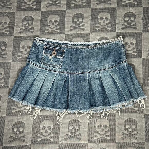 Abercrombie & Fitch Dresses & Skirts - Y2k abercrombie pleated mini skirt